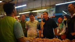 Daging Ayam Masih Mahal, Satgas Pangan Polda Jabar Cek Harga Sembako di Beberapa Pasar