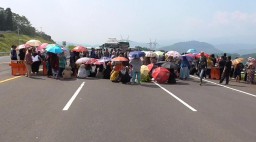 ratusan warga dari tiga desa,