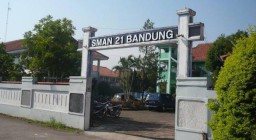 Sekolah SMA Negeri 1 Bandung, yang batal menggelar study tour akibat di tipu pihak travel. (Memanggil.co/Husni Nursyaf)