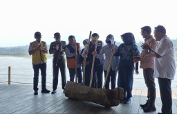 Gubernur Jawa Barat, Ridwan Kamil saat meresmikan Situ Bagendit Garut. (Jabar Memanggil/Wildan FM)