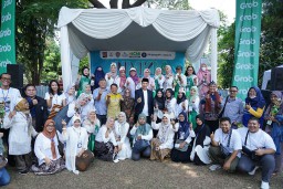 Wakil Walikota Bogor, Dedie A Rachim bersama dengan peserta Expo UMKM juara tahun 2023. (foto. IST)