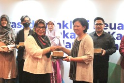 50 UMKM Kembali Terima Bantuan Tablet, Tingkatkan Kapasitas Bidang Keuangan