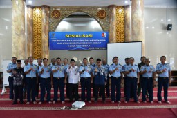 Danlanud Atang Senjaya Bogor, Marsma TNI M Taufiq Arasj, dan Jajarannya , Ketua Baznas Kabupaten Bogor KH. Lesmana usia menggelar pengukuhan UPZ di Lanud Atang Senjaya Bogor. (Jabar Memanggil/IST)