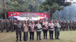 Mentri LHK Siti Nurbaya bersama Kasetukpa Lemdiklat Polri dan jajarannya usai penutupan upacara pendidikan pendidikan dan pelatihan reguler Polisi Kehutanan (Polhut) tahun 2023. (Jabar Memanggil/ P. Haeruman)