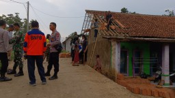 Angin Puting Beliung, Puluhan Rumah Di Sumedang Rusak