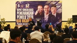 Ketua DPW Partai Nasdem Saan Mustopa, saat memberi arahan kepada Caleg Partai Nasdem Jawa Barat pada Rapat Konsolidasi Pemenangan Pemilu 2024 Partai Nasdem. ( Jabar Memanggil/ Y. Irawan)