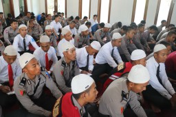Polres Sukabumi Gelar Binrohtal untuk Memperkuat Keimanan dan Akhlak Personel