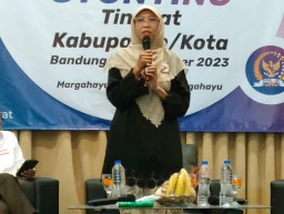 Netty Prasetiyani Heryawan, Anggota Komisi IX DPR RI, dalam Kampanye Percepatan Penurunan Stunting Tingkat Kabupaten Kota yang digelar di Kopo Square Margahayu Tengah, Kecamatan Margahayu, Kabupaten Bandung, Selasa, (22/11/2023)