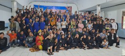 kelompok buruh, mahasiswa, pedagang UMKM, dan komunitas seni Se Kabupaten Sukabumi, Jabar, hari Sabtu (3/2), menyatakan dukungan mereka untuk Pasangan Calon Presiden - Wakil Presiden Anies Baswedan - Muhaimin Iskandar (AMIN). ( Jabar Memanggil/ P. Haeruma