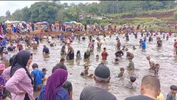 Sambut Ramadan, Warga Tanjungsari Sumedang Ikuti Tradisi Ngegogo
