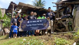 Keluarga Alumni SMPN 1 Padalarang Berikan Santunan Untuk Anak Yatim dan Warga Kurang Mampu