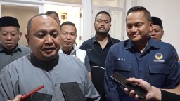 Ketua DPD PKS kota Bogor, Ayang Trisnanto bersama Ketua DPD Partai Nasdem Kota Bogor, Beninnu Argoebie usai mengadakan pertemuan di Kantor DPD PKS Kota Bogor. ( Jabar Memanggil/ ist) 