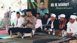 Bakal Calon Gubernur Jawa Barat, Ilham Habibie saat menghadiri Haul Pondok Pesantren Daarut Tafsir di Desa Cibanteng, Ciampea Kabupaten Bogor. Minggu Siang, (28/07/2024). ( Jabar Memanggil/ Y. Irawan) 