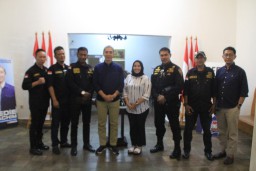 Bakal Calon Walikota Bogor, Dedie A Rachim meneriman kunjungan Dari organisasi Grib Jaya Kota Bogor. ( Jabar Memanggil/ IST) 