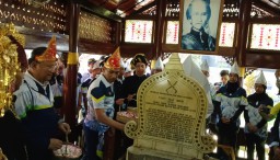 Atlet PON Jabar Berziarah ke Makam Pahlawan Nasional Cut Nyak Dhien