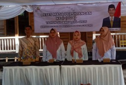 Anggota DPRD Kota Sukabumi Fraksi Partai Golkar, Gundar Qolyubi, saat melaksanakan kegiatan reses masa persidangan kedua tahun 2024-2025. 

