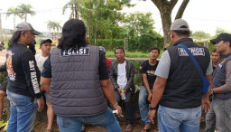 Tim Resmob Polres Sumedang saat mengamankan preman di Cimanggung, Kabupaten Sumedang. Jum'at (28/5/2025). 
