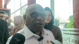Menteri Hak Asasi Manusia (HAM) Natalius Pigai. 
