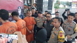 Satuan Reserse Kriminal (Satreskrim) Polres Sumedang mengungkap kasus pencurian dengan kekerasan. Sabtu (5/4/2025) 
