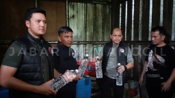 Pabrik Miras Oplosan di Cilebut Digerebek, Omzet Capai Rp6 Juta per Hari