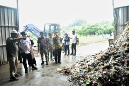 studi tiru ke Tempat Pemrosesan Akhir Berbasis Lingkungan dan Edukasi (TPA BLE) di Desa Wlahar Wetan dan TPST Kedungwaru Kabupaten Banyumas, Rabu (11/6/2025).