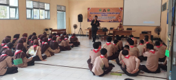 Bawaslu Banjar Edukasi Politik Pemilih Pemula Melalui Program Teropong Pemilu