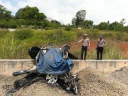Mahasiswa Meninggal Dunia Setelah Kecelakaan Tunggal di Tol Cisumdawu, Mobil Terbakar