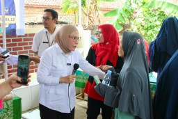 Lola Nerlia Oktavia, Anggota DPR RI Fraksi Partai Nasdem Dorong Penguatan Layanan Kesehatan dan Imunisasi Gratis 