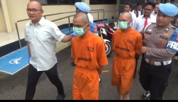 Polres Sumedang Amankan Dua Kakak Beradik Nekat Mencuri Besi Pembatas Jalan Tol Cisumdawu