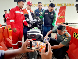 Hari Juang TNI Angkatan Darat 2025, Kodim 0610 Sumedang Bersama Baznas Berikan Oli Gratis