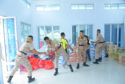IPDN - Kemendagri Peduli, Salurkan Bantuan Bagi Korban Bencana di Tiga Provinsi Terdampak