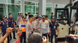 Pastikan Libur Nataru Lancar, Polres Sumedang Terus Pantau Kondisi Arus Lalin Dan Tes Urine Sopir