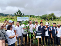 Ekowisata Berwawasan Hijau: Eiger Bangun Arboretum dan Tanam Ribuan Pohon