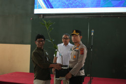 Wujud Nyata Dukung Program Nasional Ketahanan Pangan, Polres Salurkan 2.700 Bibit Pohon Buah