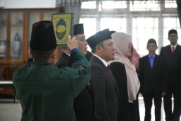 Bupati Sumedang Lantik Tiga Pejabat Eselon II: "Kerja dengan Hati, Turun ke Lapangan!"