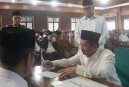 Bupati dan Wabup Sumedang Serahkan Zakat Mal ke BAZNAS, Pererat Silaturahmi di Peringatan Nuzulul Quran 1447 H