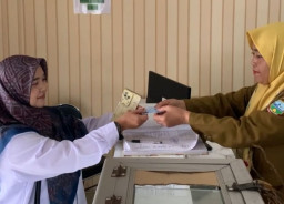 Tak Perlu Jauh ke Disdukcapil, Warga Garut Kini Bisa Cetak e-KTP di Kantor Kecamatan