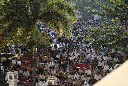 Kembali ke Pelukan Kampung Halaman: Hangatnya Idulfitri di Masjid Agung Garut