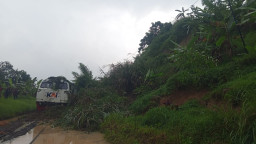 Longsoran Tanah di KM 142+8/9, KA Ciremai Terhenti di Jalur Maswati-Sasaksaat