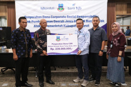 BJB Salurkan CSR Rp239 Juta, 22 DKM di Garut Terima Bantuan