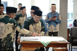 MUI Garut Dikukuhkan, Bupati Soroti Ancaman Moral di Era Digital