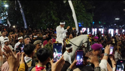 Ribuan Warga Sumedang Tumpah Ruah Saksikan Kirab Budaya Milangkala Tatar Sunda, Gubernur Jabar Pimpin Prosesi Bersejarah
