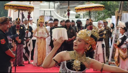 Mahkota Binokasih Dikembalikan ke Keraton Sumedang Larang setelah Kirab Budaya di Jabar