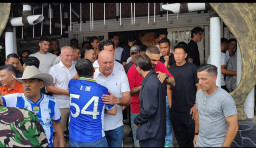 Bojan Hodak Pastikan 80 Persen Skuad Persib Bertahan Usai Juara Super League 2025/2026