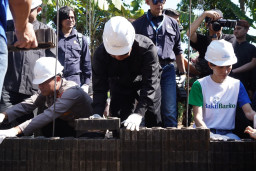 Dari Sampah Menjadi Ruang Belajar: SDN 3 Sukanegla Garut Bangun Sekolah Berbasis Bata Plastik Daur Ulang