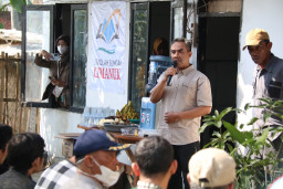 Sekolah Sungai Cimanuk Gelar Aksi Tanam Pohon serta Edukasi Peduli Api