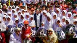 Raut Ceria Siswa SDN 4 Sindangsari Sambut Perlengkapan Sekolah Jelang Tahun Ajaran Baru
