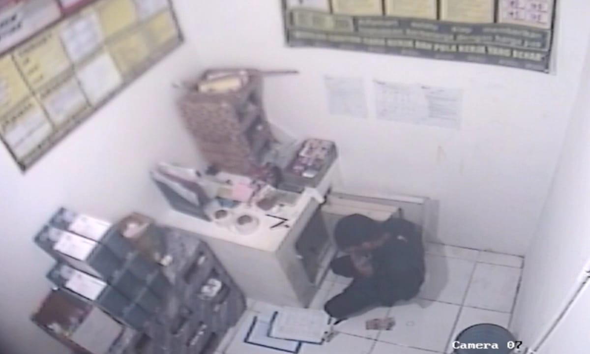 Kecanduan Judi Online, Pegawai Minimatket di Depok Nekat Bobol Brankas Berisi Uang Rp 43 Juta