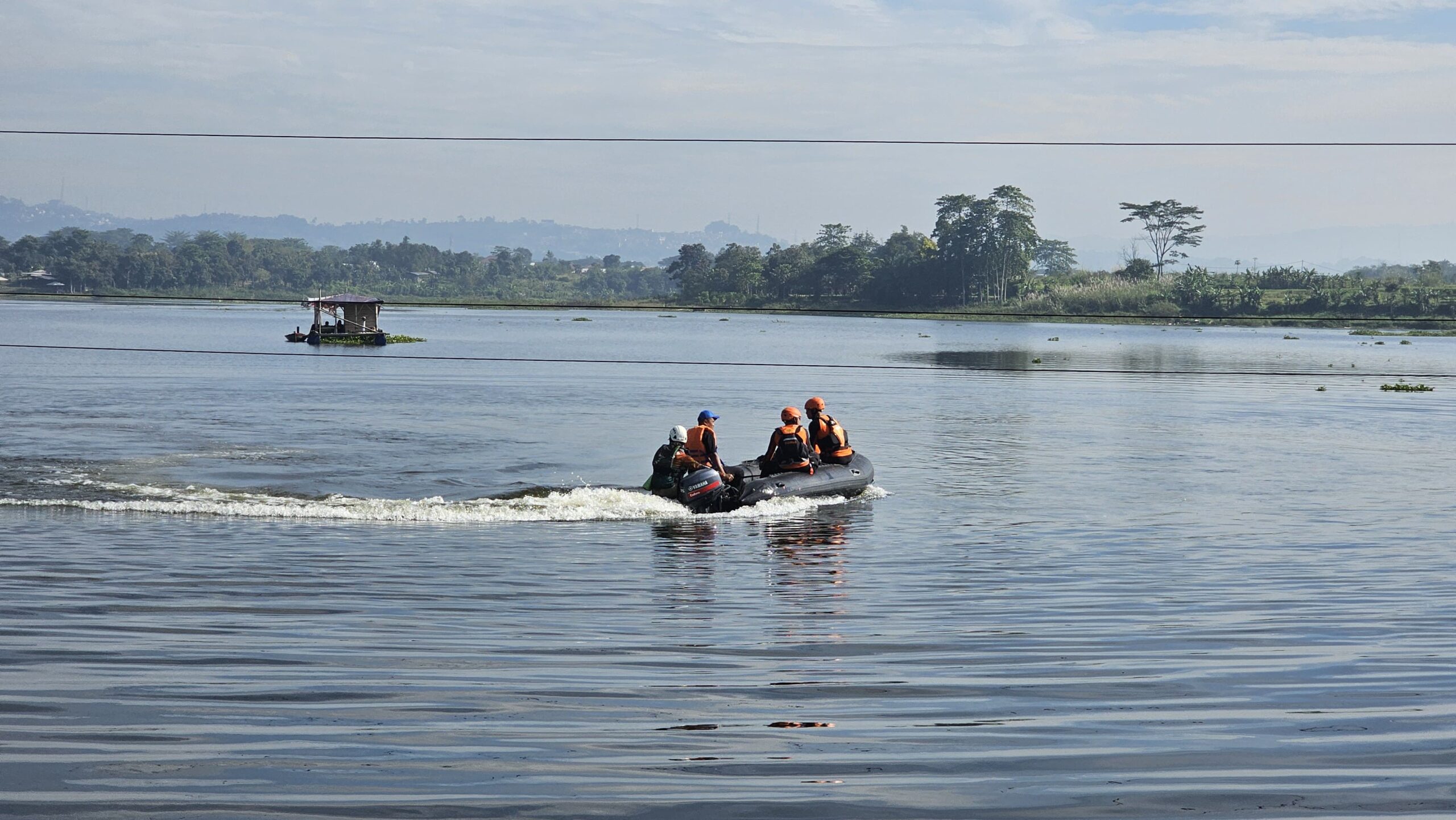 Tim SAR Gabungan Cari Orang Tenggelam di Waduk Saguling