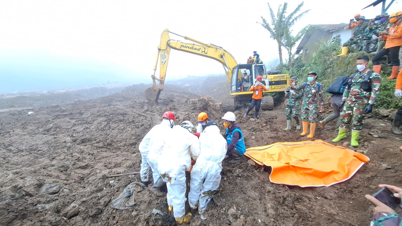 Basarnas Evakuasi 5 Bodypack di Pasirlangu, Total Capai 99 Korban Longsor Cisarua